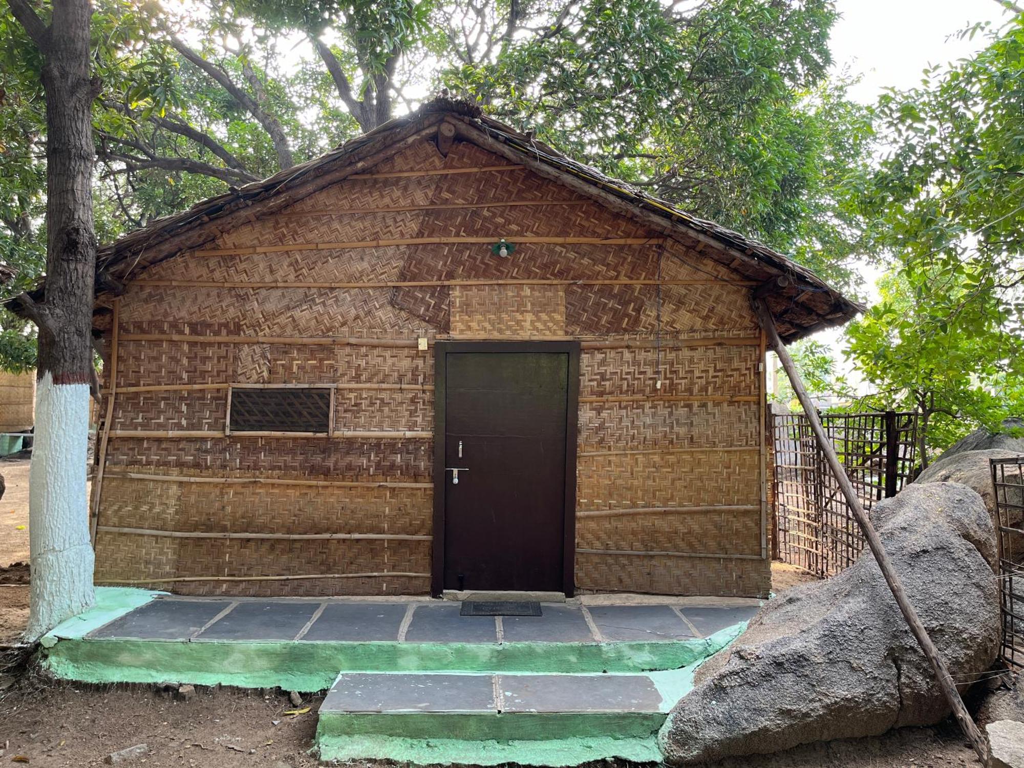 Sunrise Guest House&Restaurant Hampi Extérieur photo
