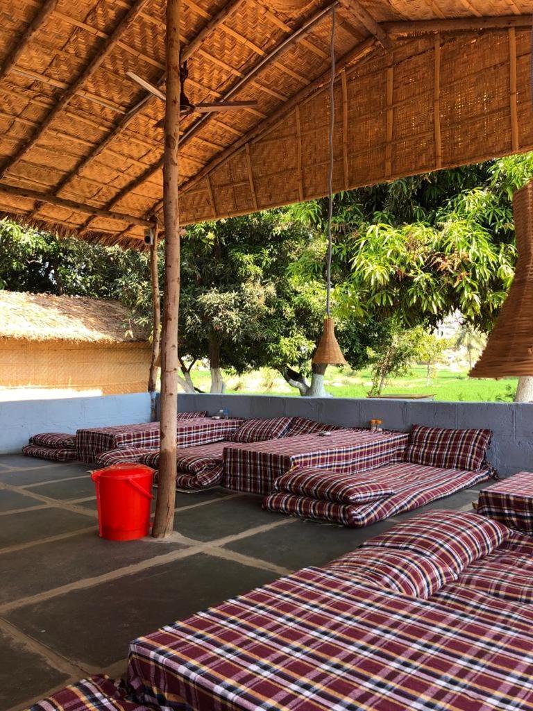 Sunrise Guest House&Restaurant Hampi Extérieur photo