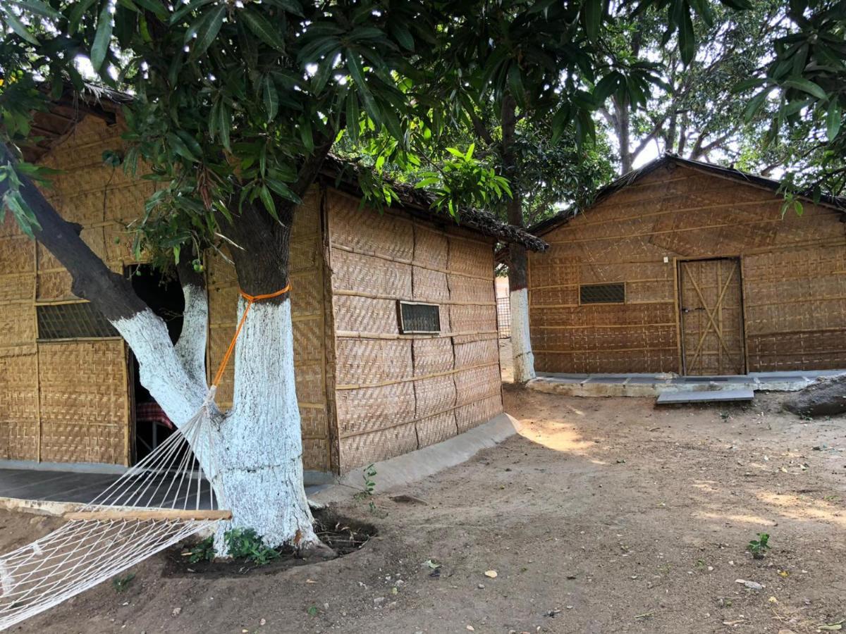 Sunrise Guest House&Restaurant Hampi Extérieur photo